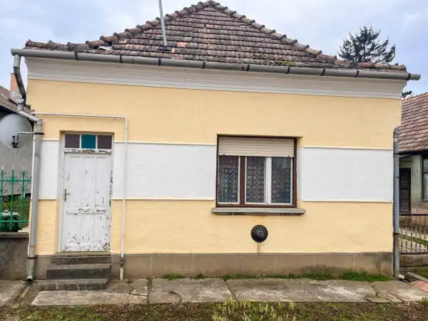 Eladó családi ház, Dunaszentmiklós 2+1 szoba 97 m² 29.9 M Ft