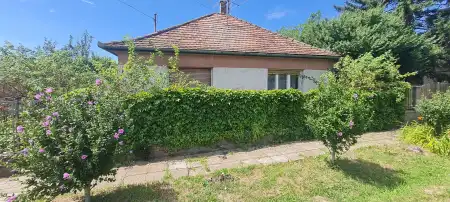 Eladó családi ház, Dunaújváros 2+1 szoba 95 m² 39.95 M Ft