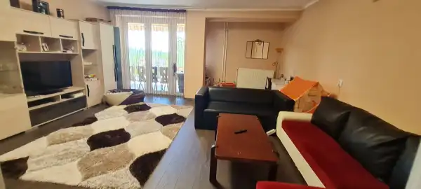 Eladó családi ház, Dunaújváros 5+2 szoba 206 m² 74.9 M Ft