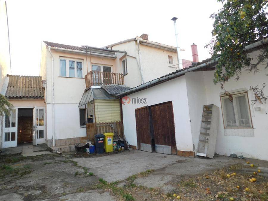 eladó családi ház, Eger