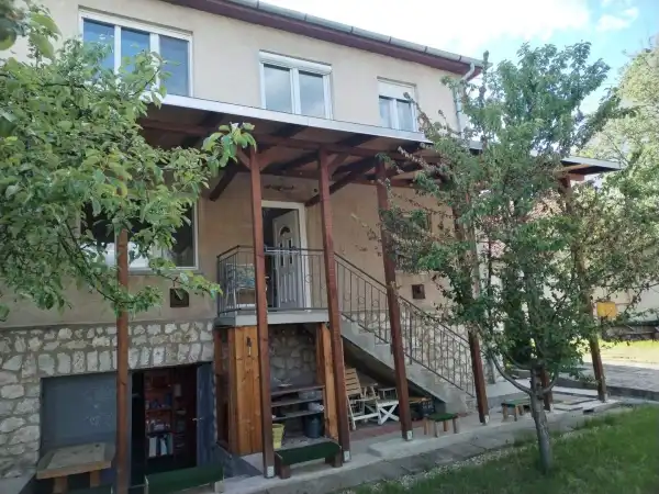 Eladó családi ház, Eger 6 szoba 211 m² 74.9 M Ft