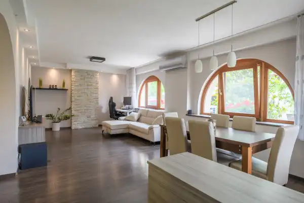 Eladó családi ház, Érd 9+1 szoba 247 m² 185 M Ft