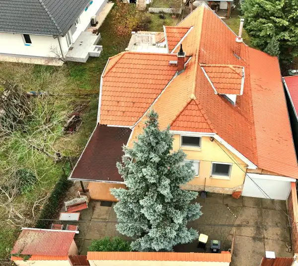 Eladó családi ház, Erdőkertes 4 szoba 200 m² 97.9 M Ft