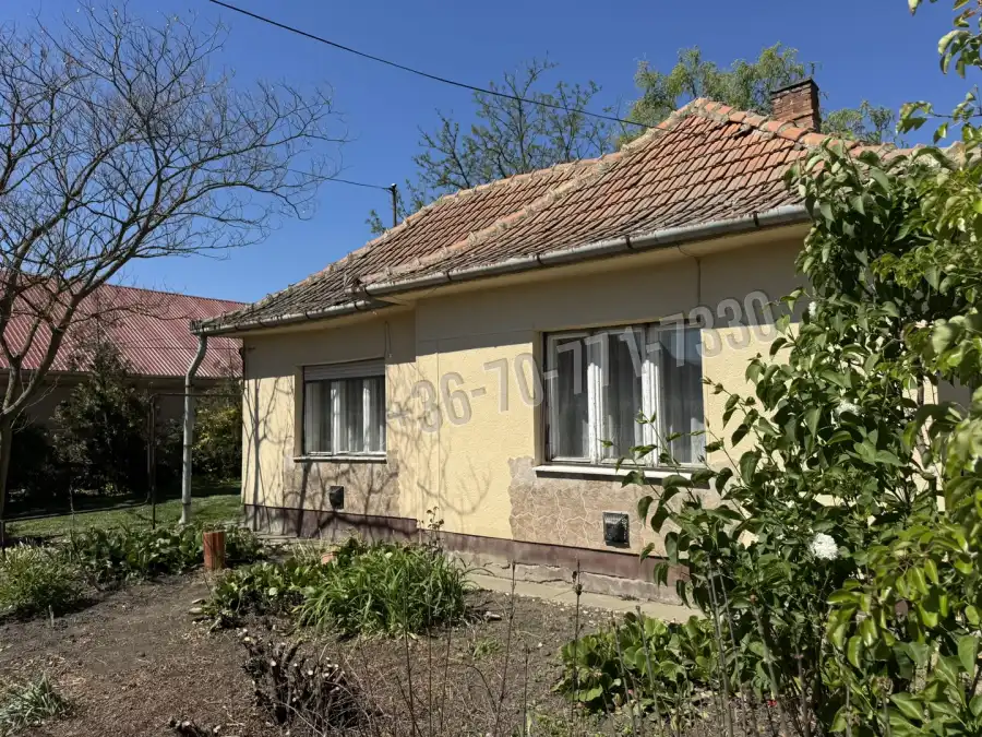 eladó családi ház, Erk