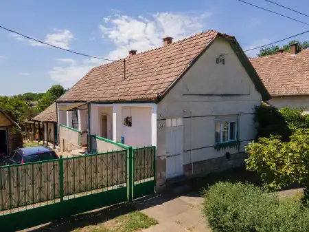 Eladó családi ház, Érsekvadkert 3 szoba 88 m² 17.9 M Ft