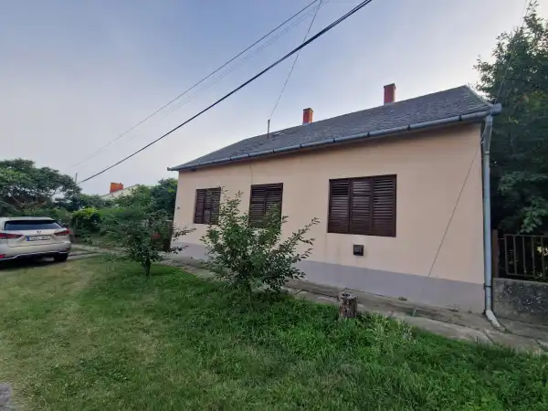 Eladó családi ház, Fadd 3 szoba 100 m² 23.9 M Ft