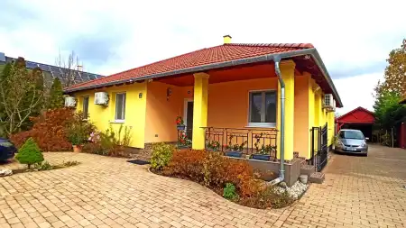 eladó családi ház, Győrszentiván