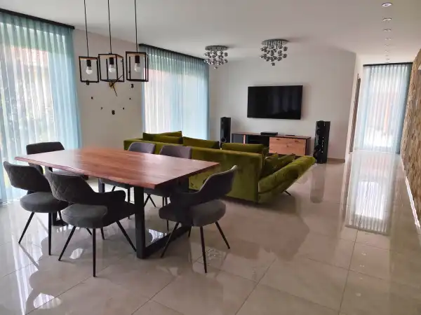Eladó családi ház, Győrújbarát 4 szoba 112 m² 136.9 M Ft
