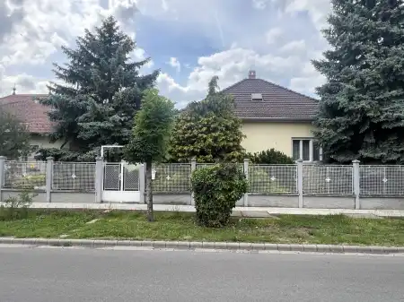 Eladó családi ház, Gyula 2 szoba 90 m² 59.9 M Ft