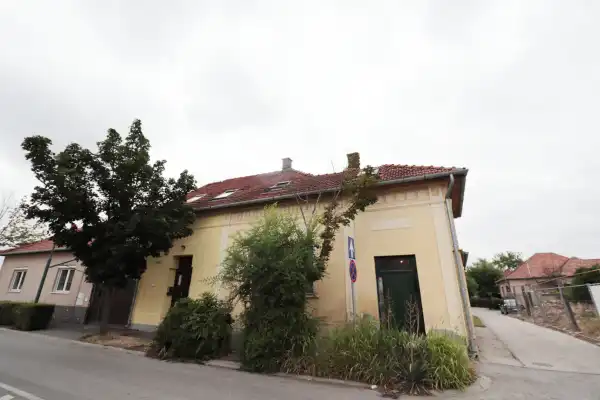 Eladó családi ház, Gyula 3+1 szoba 145 m² 66 M Ft