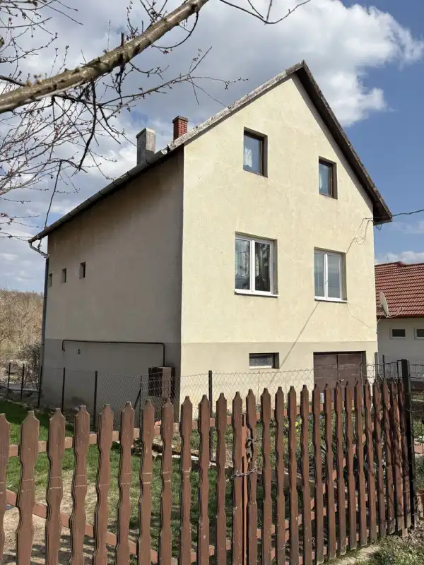 Eladó családi ház, Gyúró 4 szoba 125 m² 85 M Ft