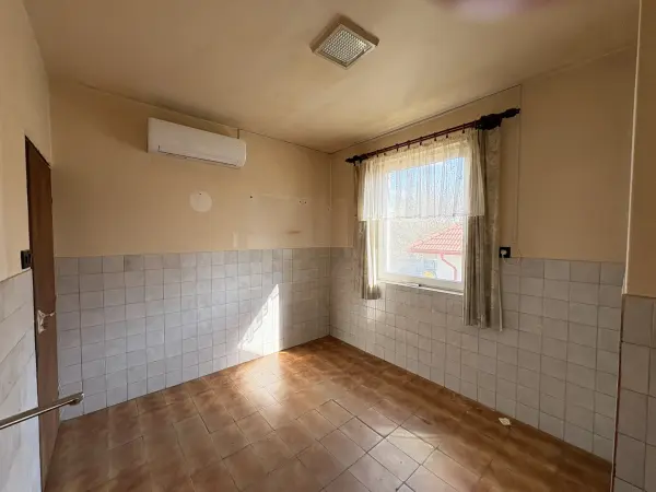 Eladó családi ház, Gyúró 4 szoba 125 m² 69.9 M Ft