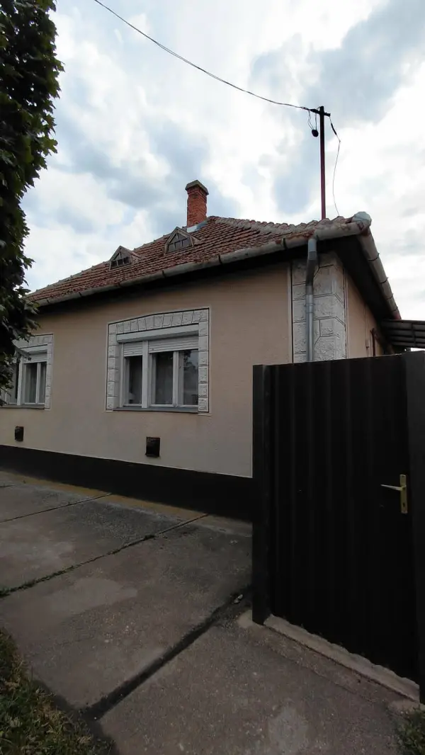 Eladó családi ház, Hajdúböszörmény 2 szoba 90 m² 62 M Ft