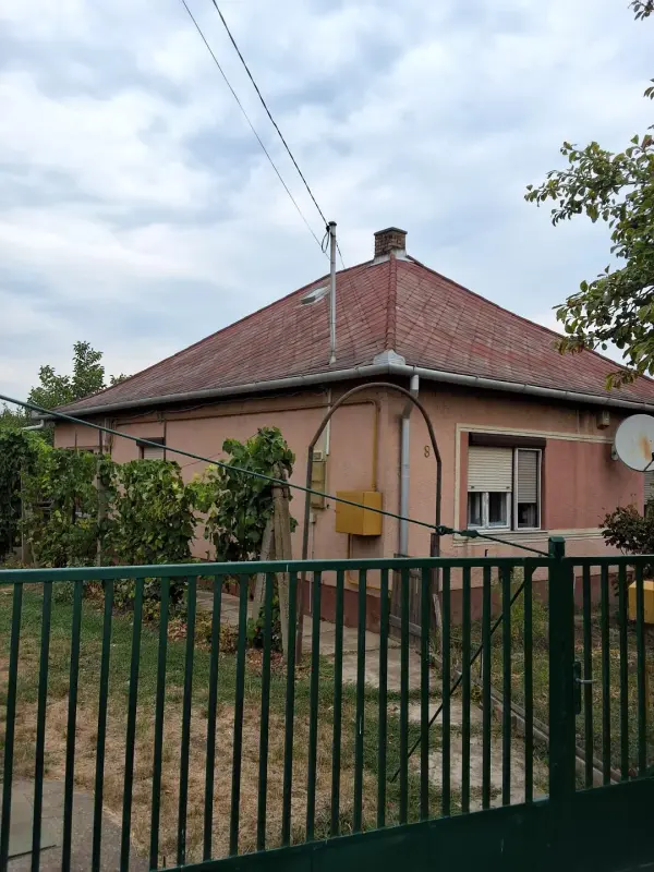 Eladó családi ház, Hajdúböszörmény 3 szoba 70 m² 39.5 M Ft