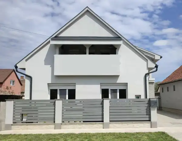 Eladó családi ház, Hajdúszoboszló 5 szoba 156 m² 124.5 M Ft