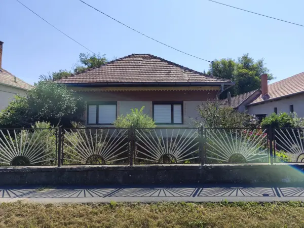 Eladó családi ház, Hegyhátszentjakab 3 szoba 74 m² 40 M Ft