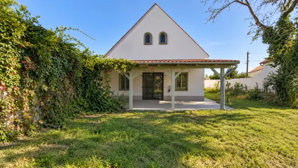 Eladó családi ház, Hegykő 5+1 szoba 220 m² 176.9 M Ft