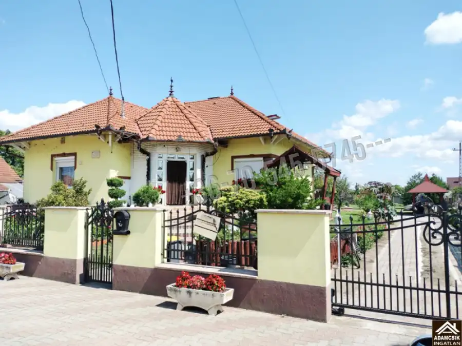 eladó családi ház, Hernád