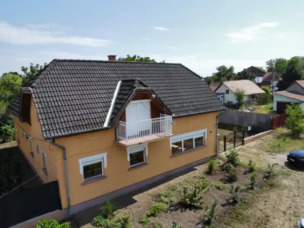 Eladó családi ház, Heves 4+1 szoba 240 m² 46.5 M Ft