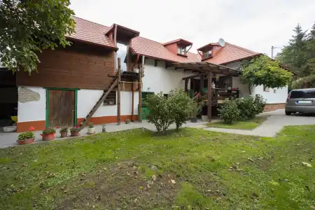 Eladó családi ház, Hont 5+1 szoba 158 m² 66 M Ft
