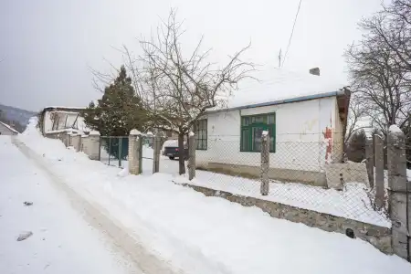 Eladó családi ház, Hont 2 szoba 52 m² 11 M Ft