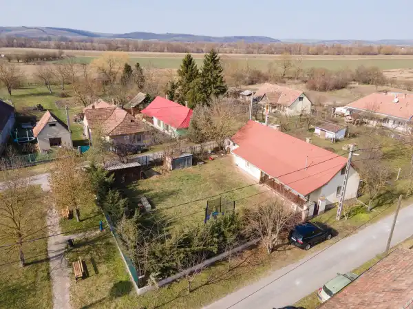 Eladó családi ház, Ipolytölgyes 2+1 szoba 93 m² 40 M Ft