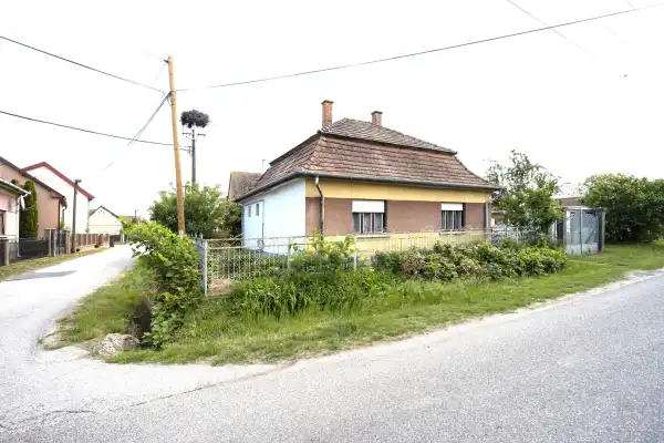 Eladó családi ház, Ipolyvece 2 szoba 77 m² 24.9 M Ft