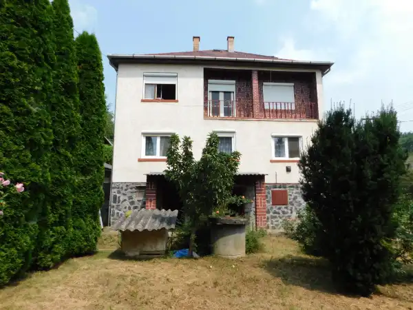 Eladó családi ház, Istenmezeje 6 szoba 200 m² 27 M Ft