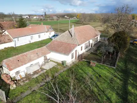 eladó családi ház, Jászágó