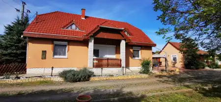 eladó családi ház, Jászapáti