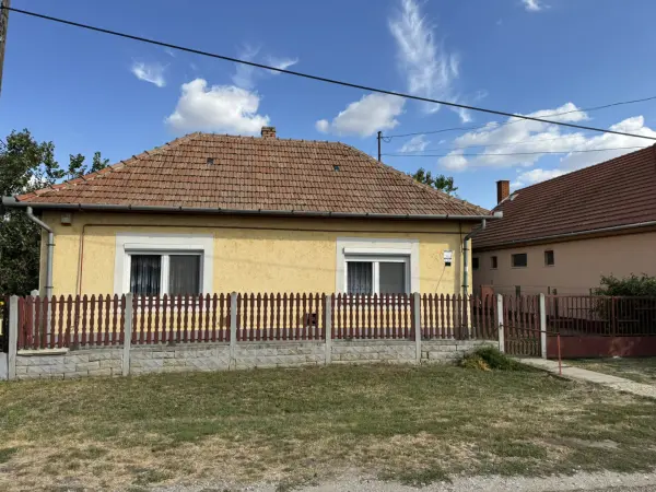 Eladó családi ház, Jászapáti 2 szoba 63 m² 16.9 M Ft