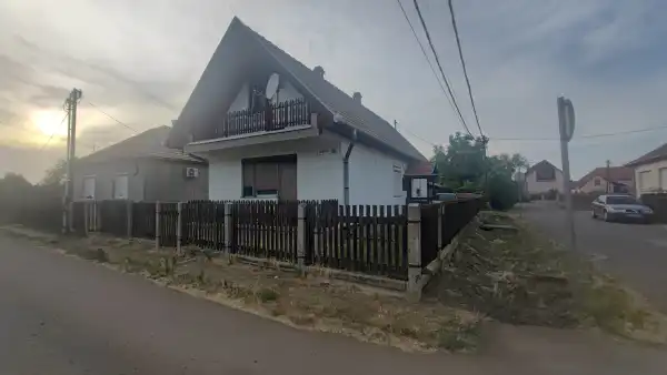 Eladó családi ház, Jászárokszállás 3 szoba 118 m² 24.9 M Ft