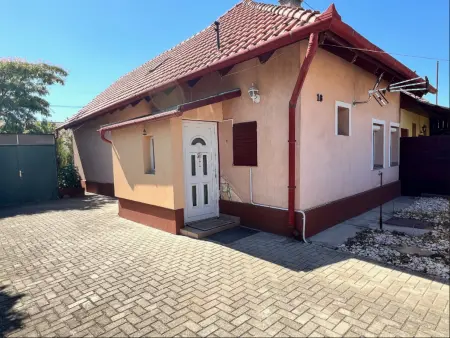eladó családi ház, Kápolnásnyék
