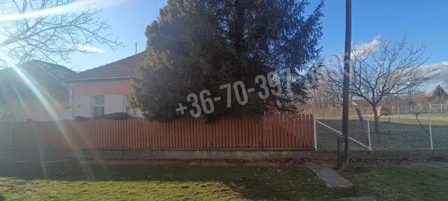 eladó családi ház, Karácsond