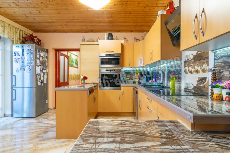 eladó családi ház, Károlyháza