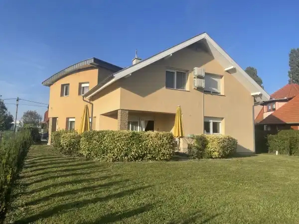 Eladó családi ház, Keszthely 8 szoba 350 m² 350 M Ft