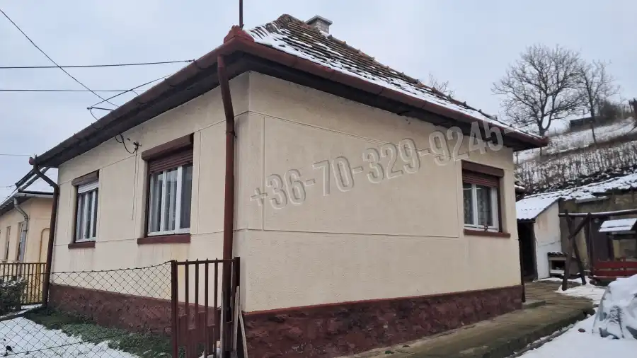 eladó családi ház, Kishartyán