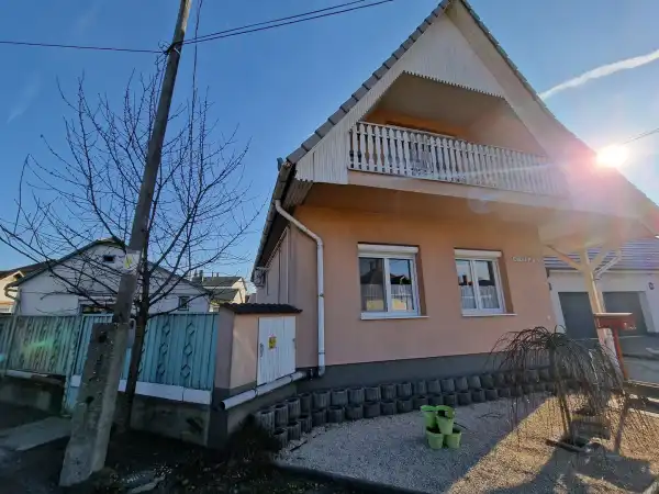 Eladó családi ház, Kiskőrös 4 szoba 142 m² 90 M Ft