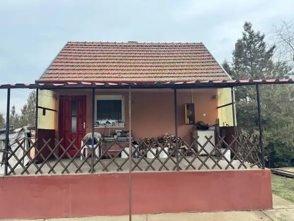Eladó családi ház, Kiskunfélegyháza 1 szoba 24 m² 14.9 M Ft
