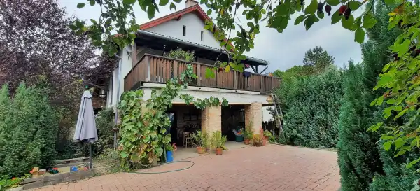 Eladó családi ház, Kismaros 7 szoba 214 m² 249.9 M Ft