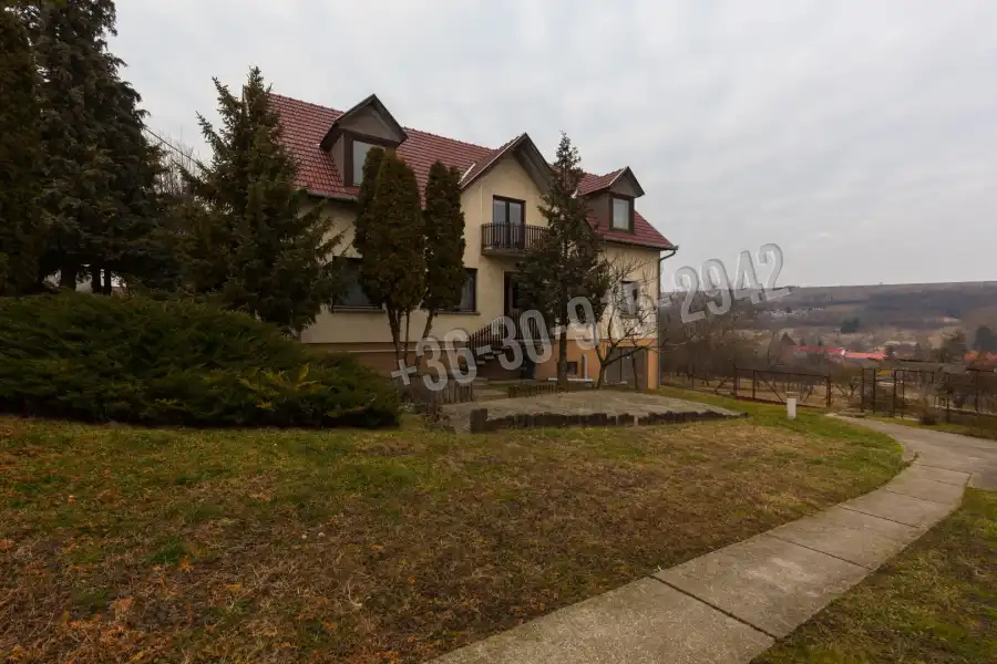 eladó családi ház, Kisnémedi