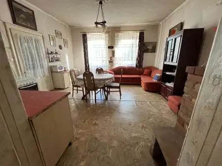 Eladó családi ház, Kiszombor 3+1 szoba 130 m² 23 M Ft