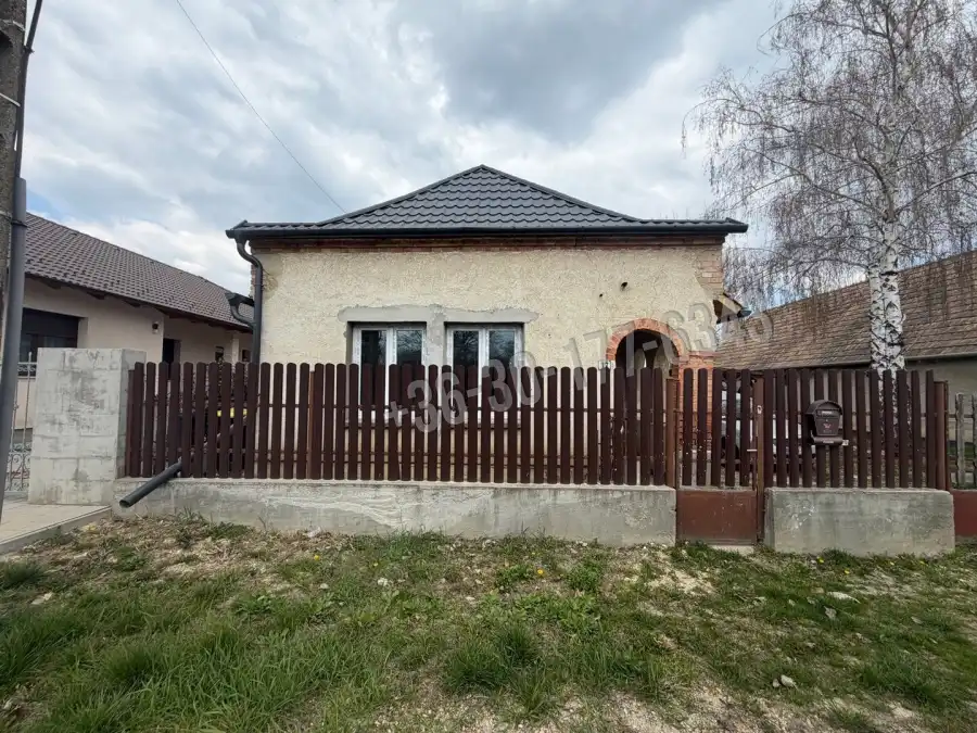 eladó családi ház, Kocs