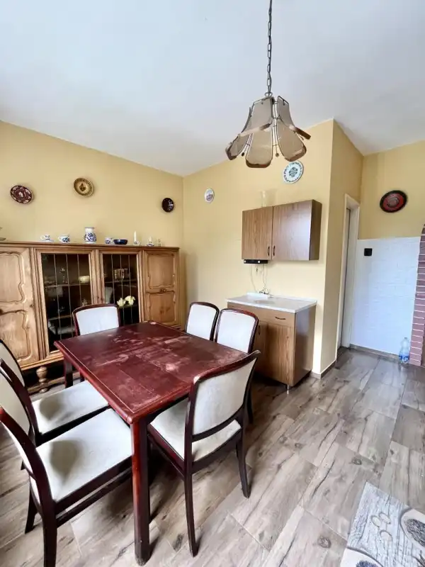 Eladó családi ház, Komárom 5 szoba 200 m² 72.9 M Ft