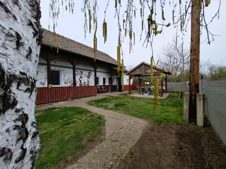 eladó családi ház, Kömlő