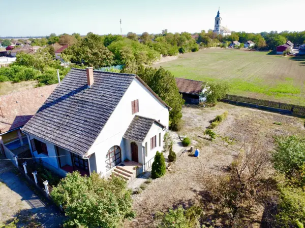 Eladó családi ház, Kömlő 2 szoba 106 m² 19.9 M Ft