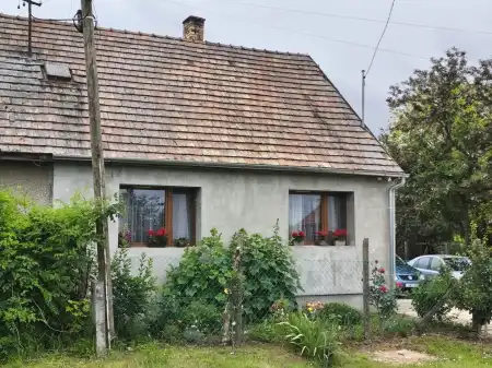 eladó családi ház, Kömlőd