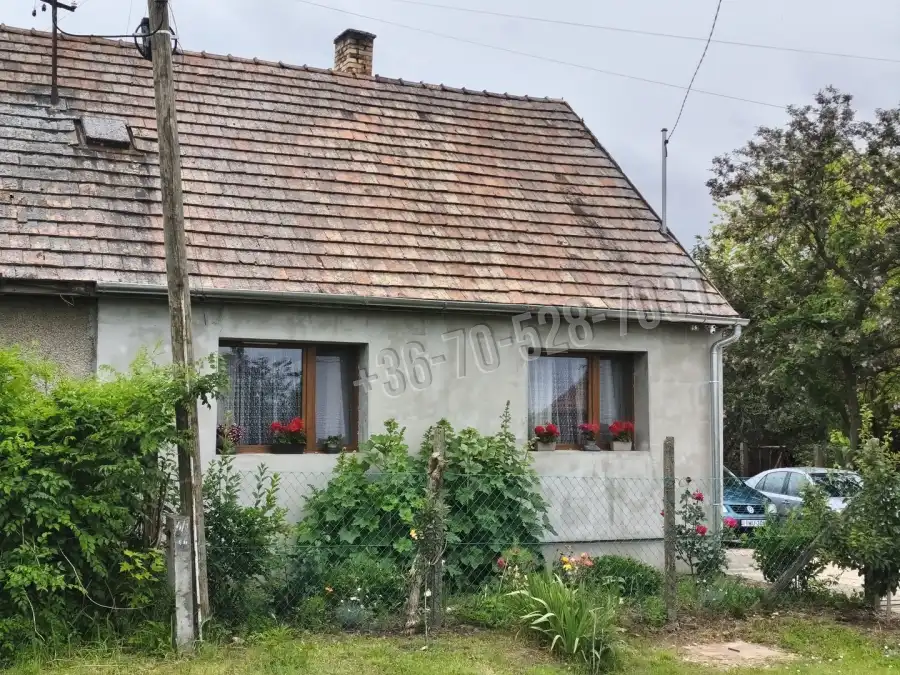 eladó családi ház, Kömlőd