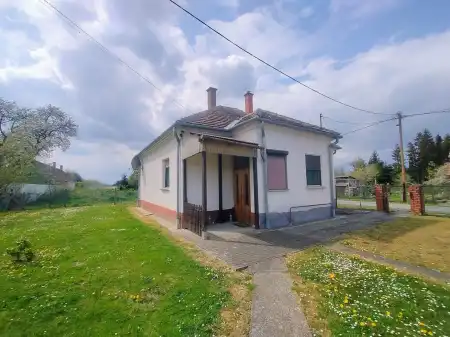 Eladó családi ház, Kondorfa 2 szoba 70 m² 31.5 M Ft