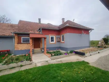 Eladó családi ház, Kozmadombja 2 szoba 82 m² 42.9 M Ft